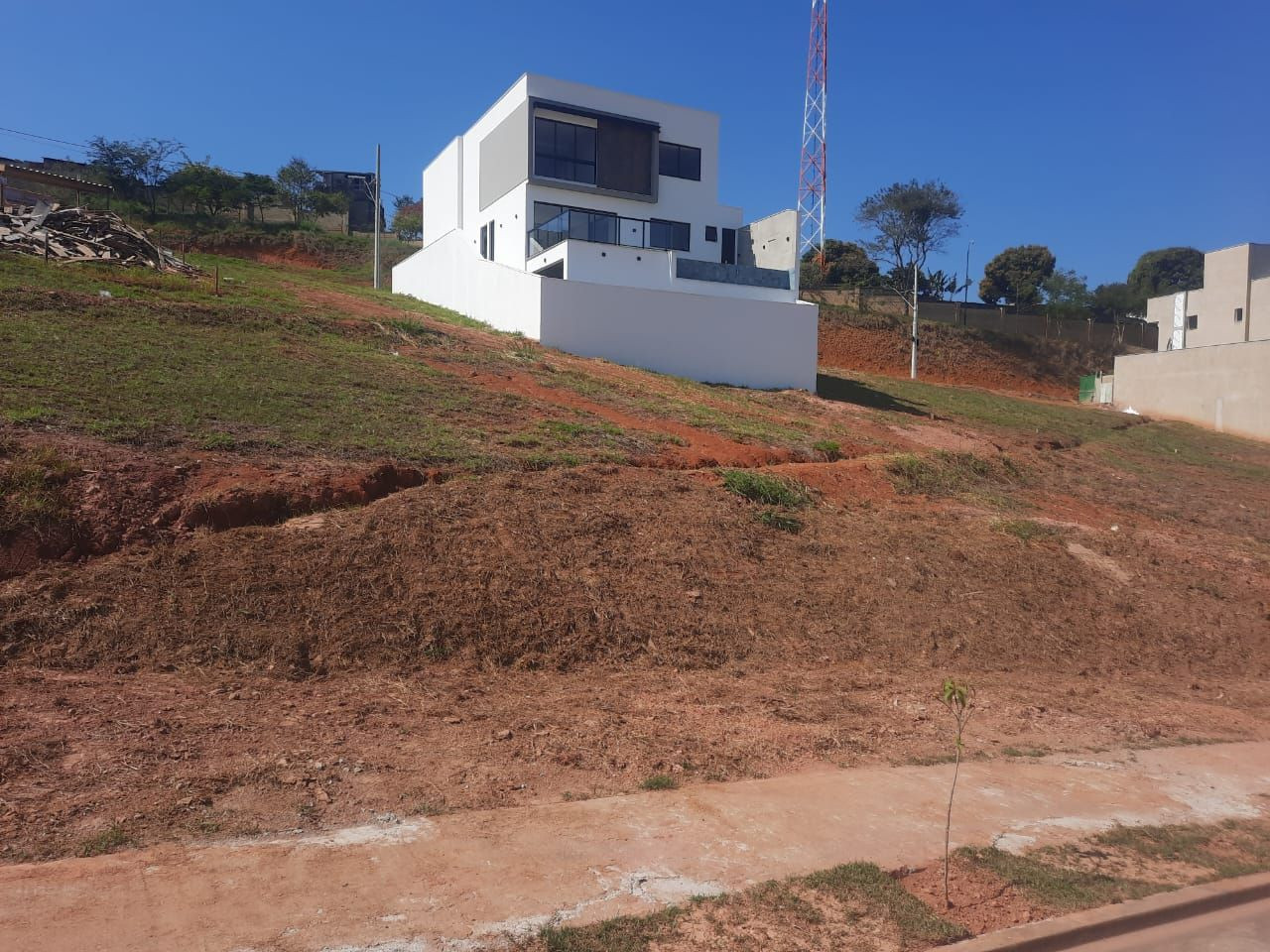 Terreno em Condomínio à Venda, 323 m² em Salvaterra - Juiz de Fora