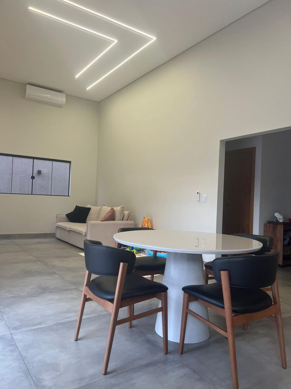 Imagem Casa com 3 Quartos à Venda, 200 m² em Parque Residencial Rita Vieira - Campo Grande Imagem Casa com 3 Quartos à Venda, 200 m² em Parque Residencial Rita Vieira - Campo Grande