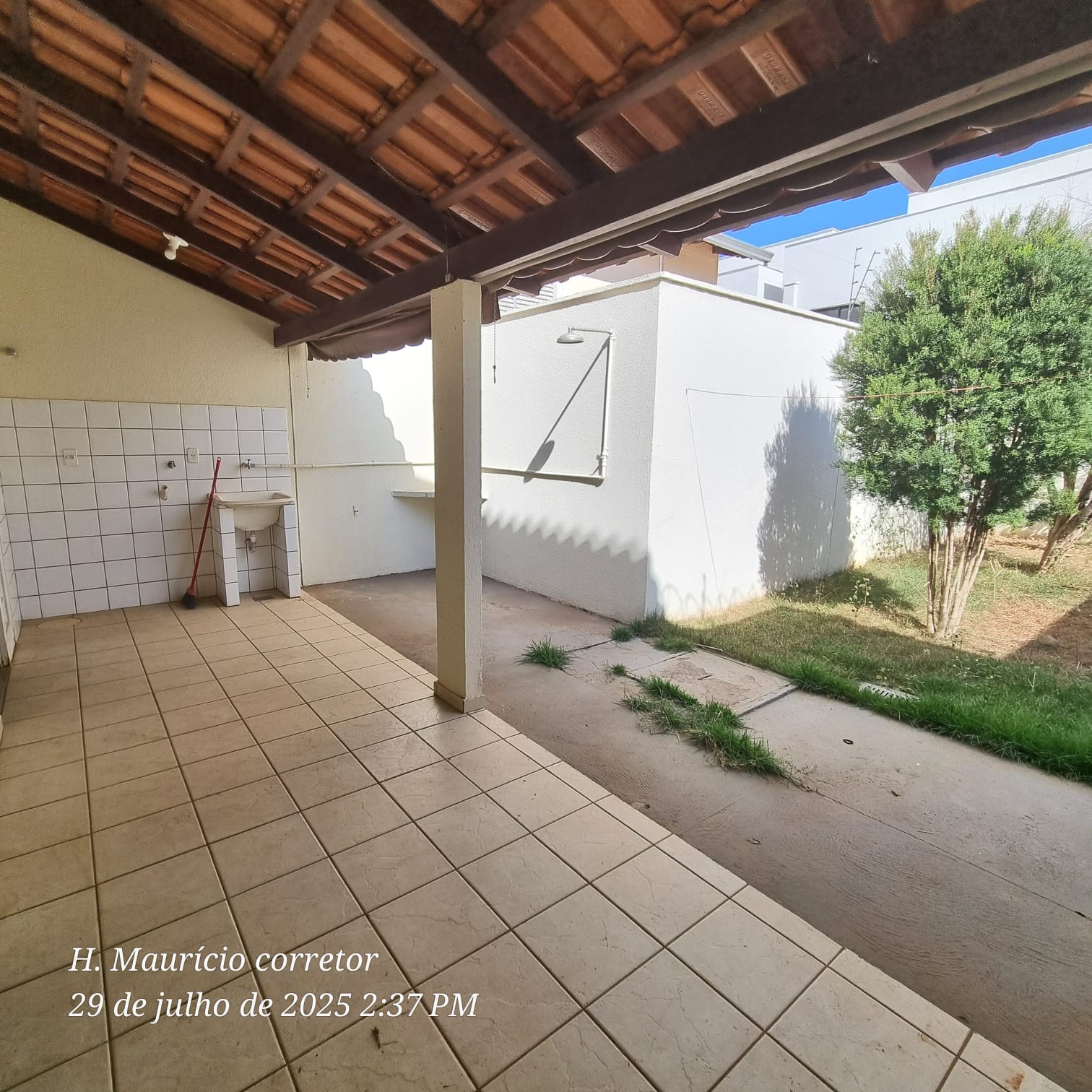 Imagem Sobrado com 3 Quartos à Venda, 130 m² em Setor Jaó - Goiânia Imagem Sobrado com 3 Quartos à Venda, 130 m² em Setor Jaó - Goiânia