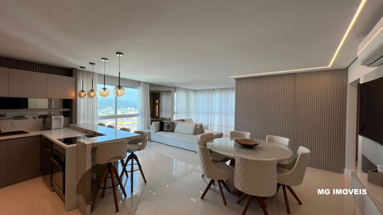 Imagem Apartamento com 3 Quartos à Venda,  em Centro - Balneário Camboriú