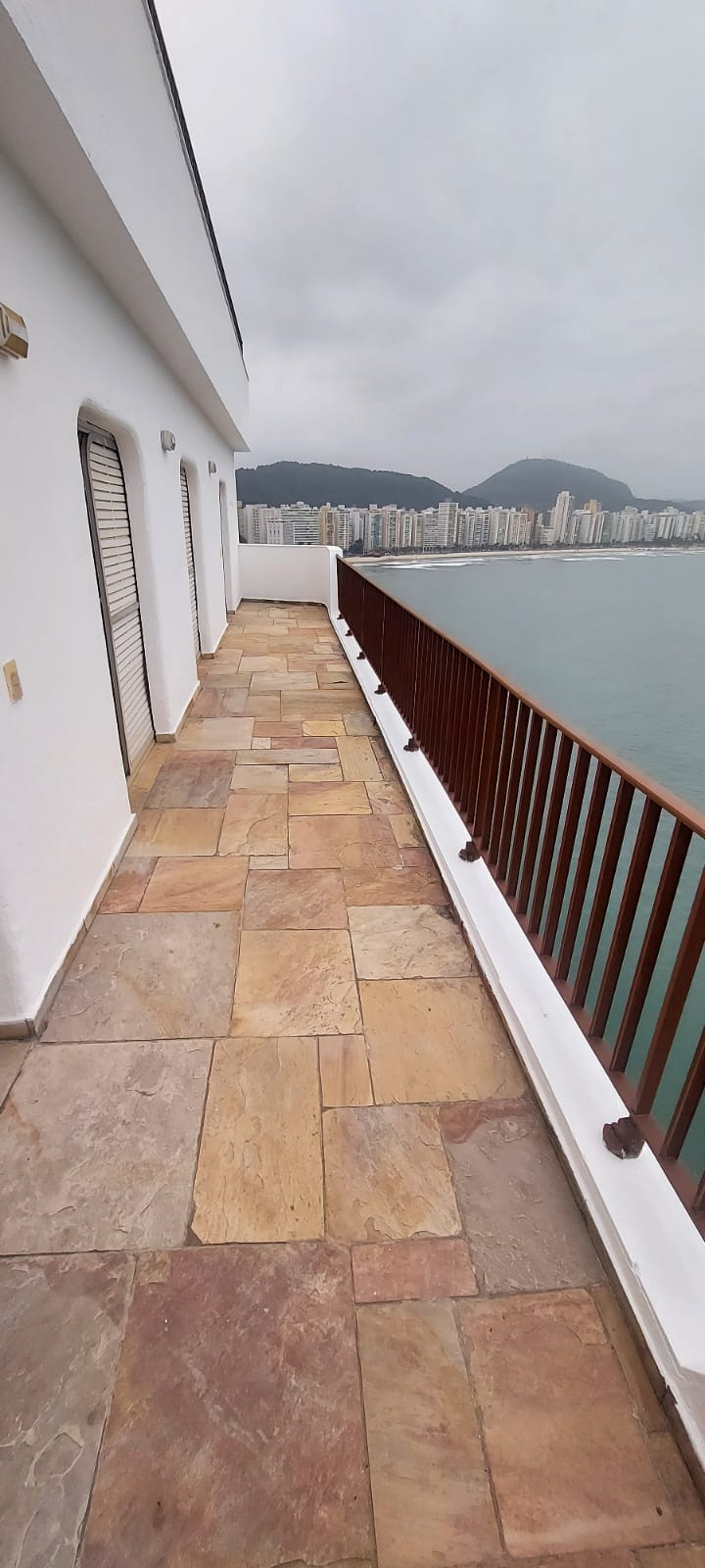 Imagem Cobertura com 3 Quartos à Venda, 300 m²em Jardim Astúrias - Guarujá