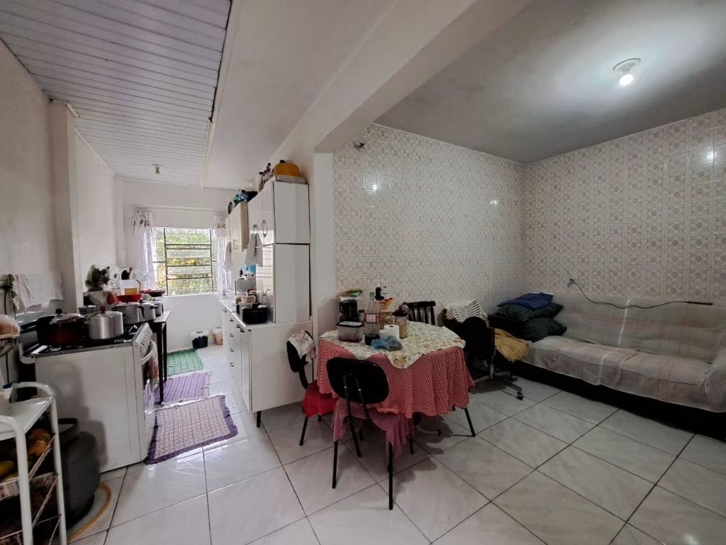 Imagem Casa com 3 Quartos à Venda, 109 m² em Novo Mundo - Curitiba Imagem Casa com 3 Quartos à Venda, 109 m² em Novo Mundo - Curitiba
