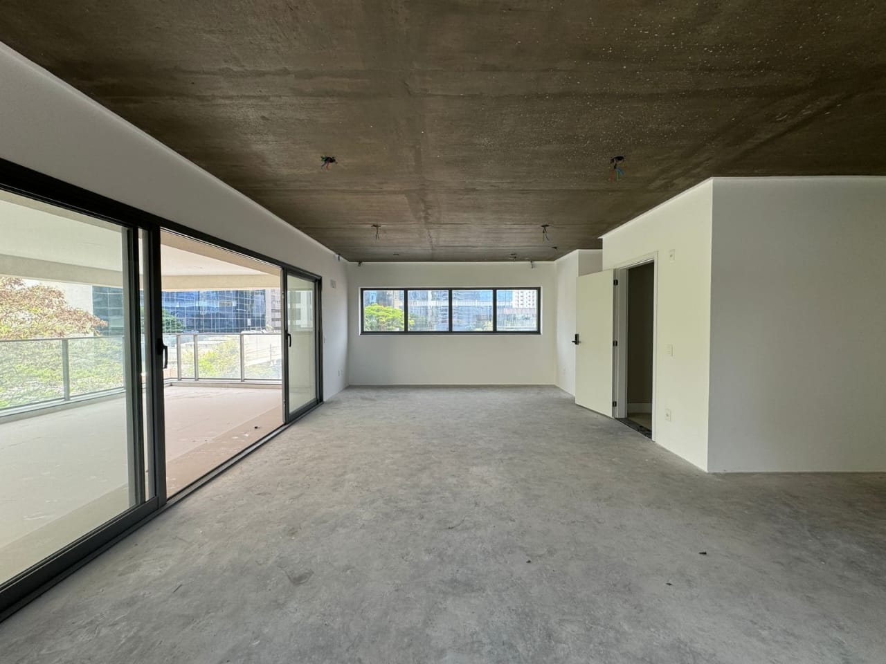 Imagem Apartamento com 4 Quartos à Venda, 244 m²em Itaim Bibi - São Paulo
