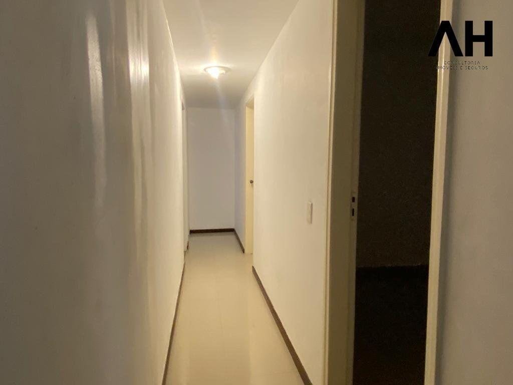 Imagem Casa com 3 Quartos à Venda, 360 m²em Piratininga - Niterói Imagem Casa com 3 Quartos à Venda, 360 m²em Piratininga - Niterói