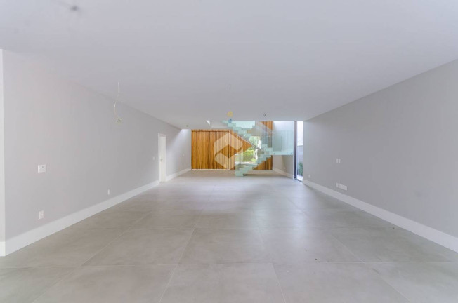 Imagem Casa de Condomínio com 5 Quartos à Venda, em Barra da Tijuca - Rio de Janeiro Imagem Casa de Condomínio com 5 Quartos à Venda, em Barra da Tijuca - Rio de Janeiro