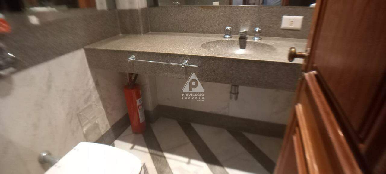 Imagem Apartamento com 6 Quartos à Venda, 470 m²em Ipanema - Rio de Janeiro Imagem Apartamento com 6 Quartos à Venda, 470 m²em Ipanema - Rio de Janeiro