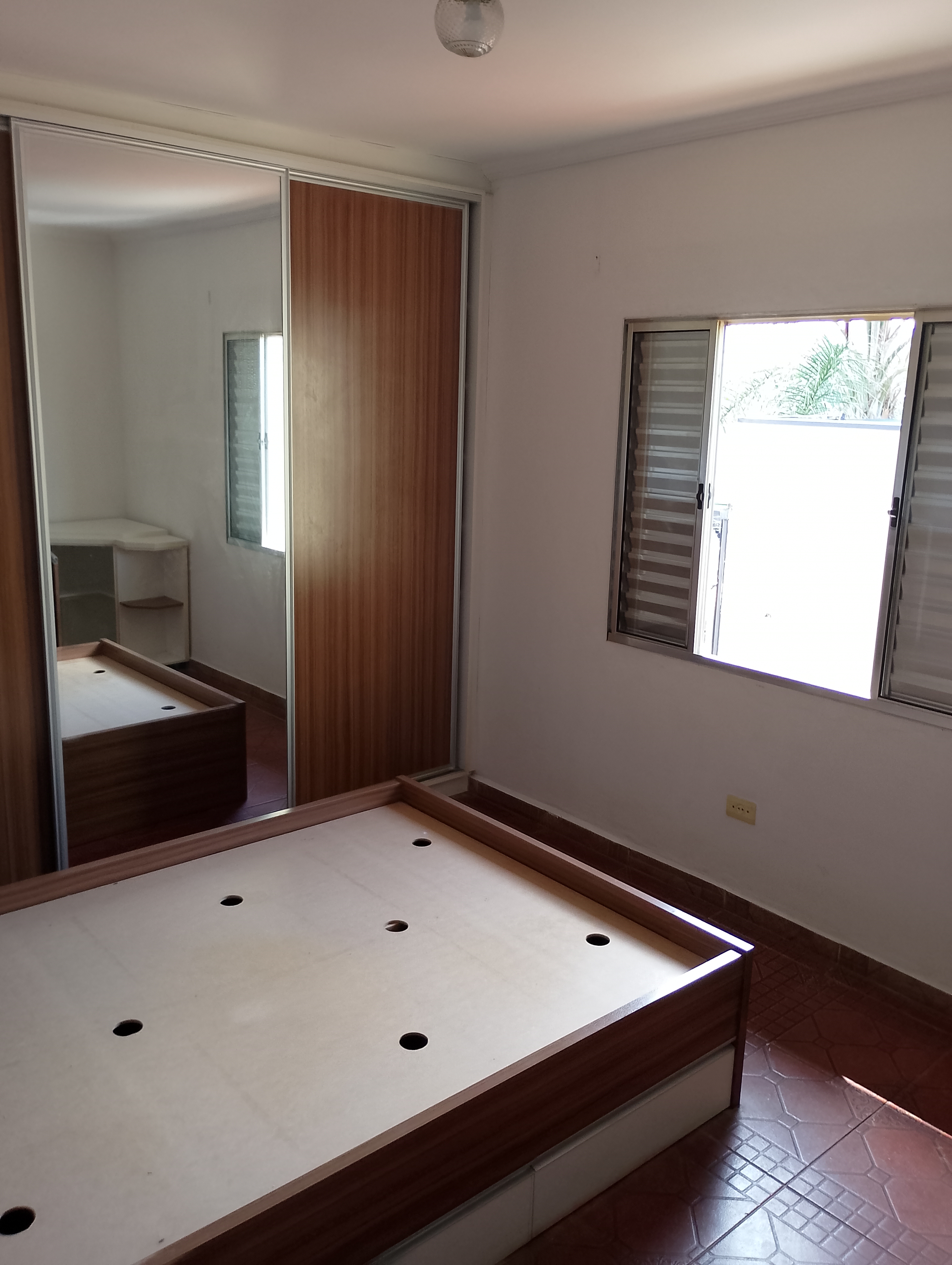 Imagem Sobrado com 2 Quartos à Venda ou Locação, 100 m²em Vila Vitória - Mogi das Cruzes