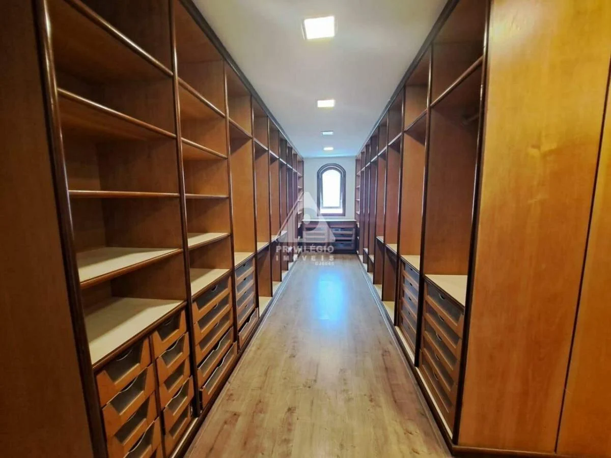 Imagem Casa de Condomínio com 4 Quartos à Venda, 2 m²em Barra da Tijuca - Rio de Janeiro Imagem Casa de Condomínio com 4 Quartos à Venda, 2 m²em Barra da Tijuca - Rio de Janeiro