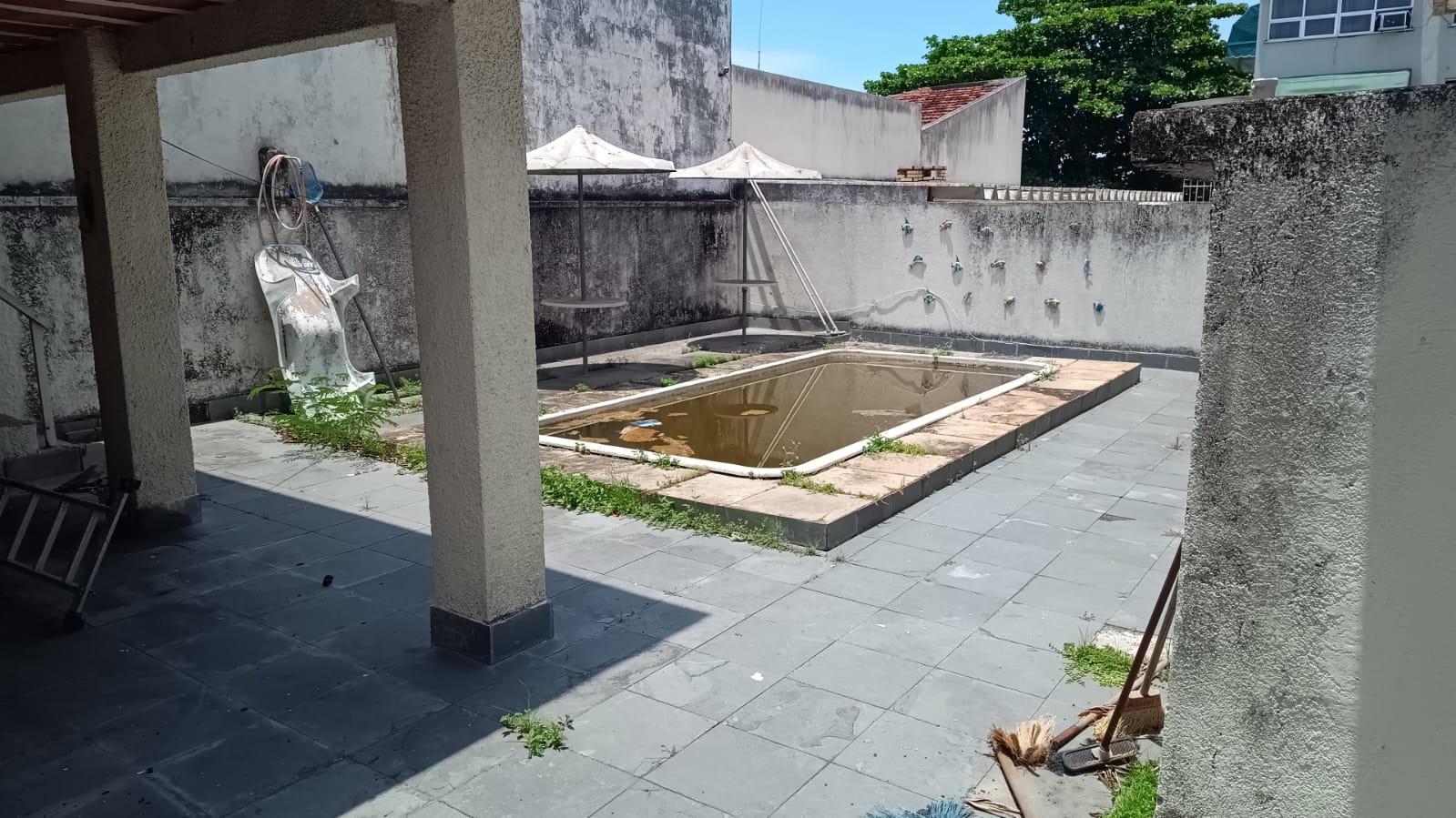 Imagem Casa com 5 Quartos à Venda, 300 m²em Moneró - Rio de Janeiro Imagem Casa com 5 Quartos à Venda, 300 m²em Moneró - Rio de Janeiro