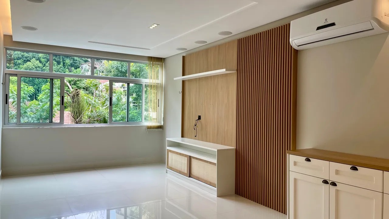 Imagem Apartamento com 3 Quartos à Venda, 114 m²em Laranjeiras - Rio de Janeiro