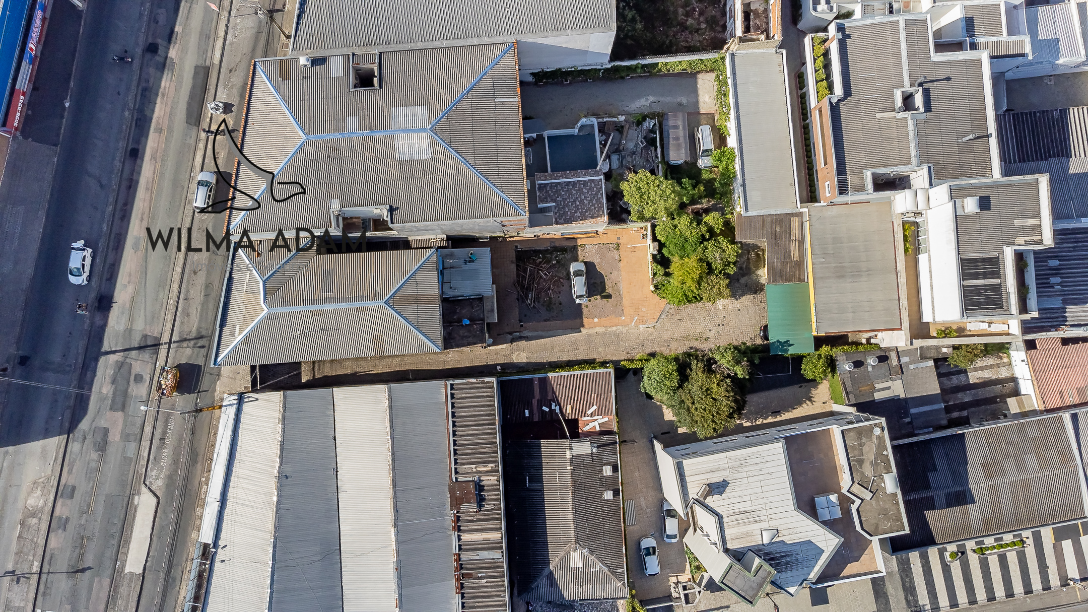 Imagem Terreno à Venda, 1.050 m²em Novo Mundo - Curitiba Imagem Terreno à Venda, 1.050 m²em Novo Mundo - Curitiba