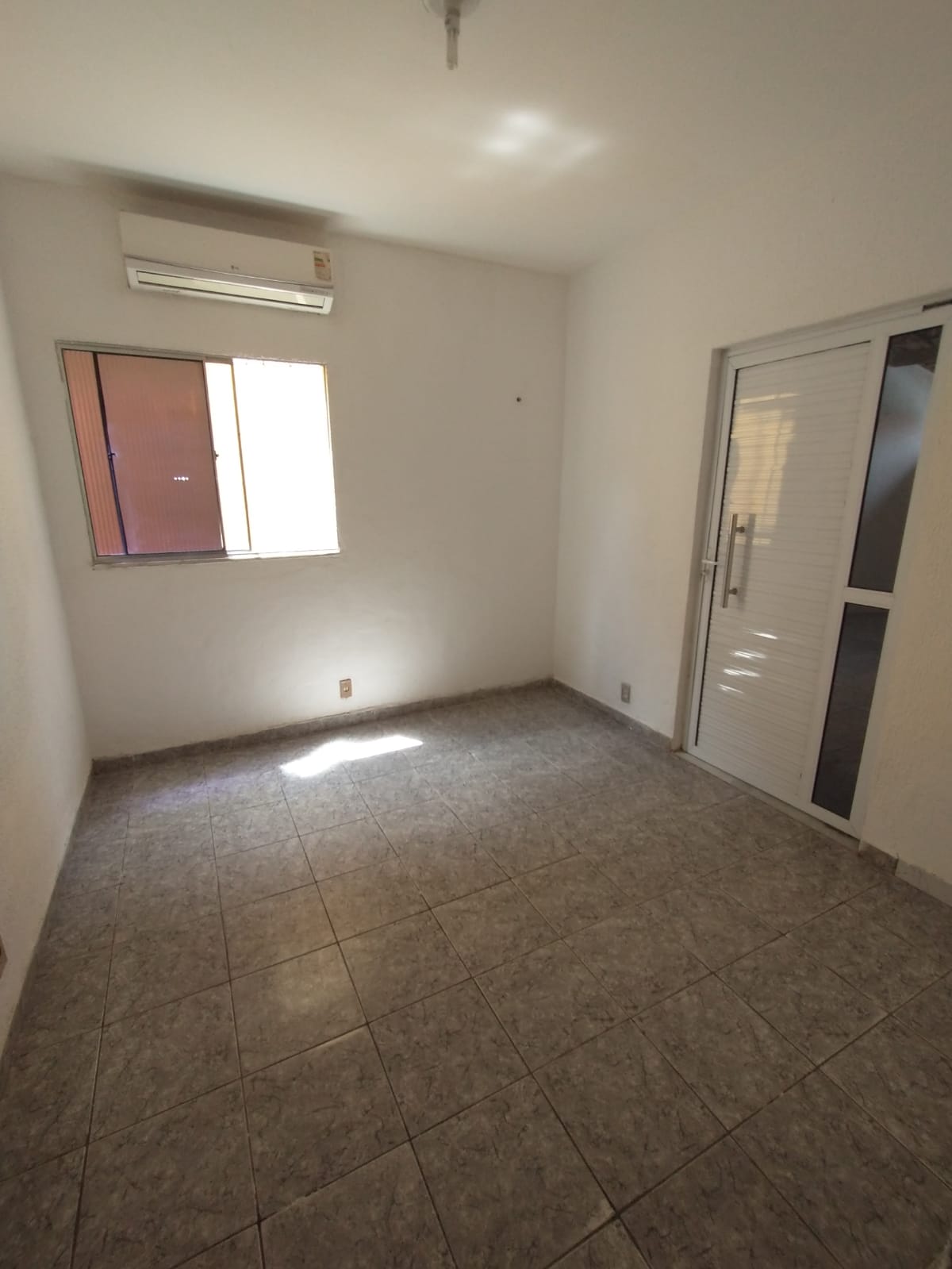 Imagem Casa com 4 Quartos à Venda, 122 m²em Prefeito José Walter - Fortaleza