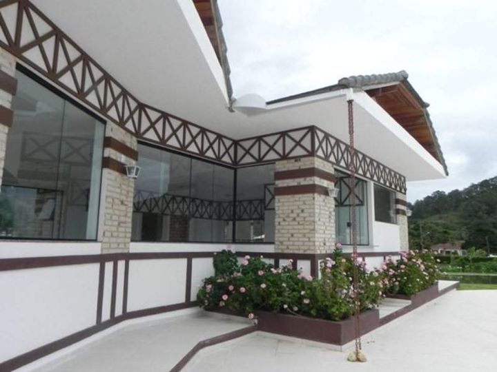 Casa com 3 Quartos à Venda, 350 m² em Várzea - Teresópolis