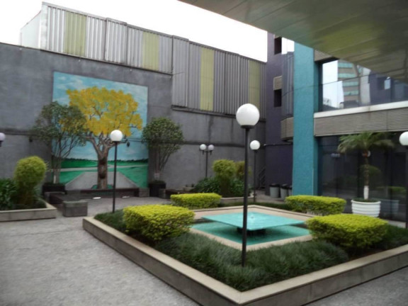 Sala Comercial à Venda ou Locação, 124 m² em Indianópolis - São Paulo