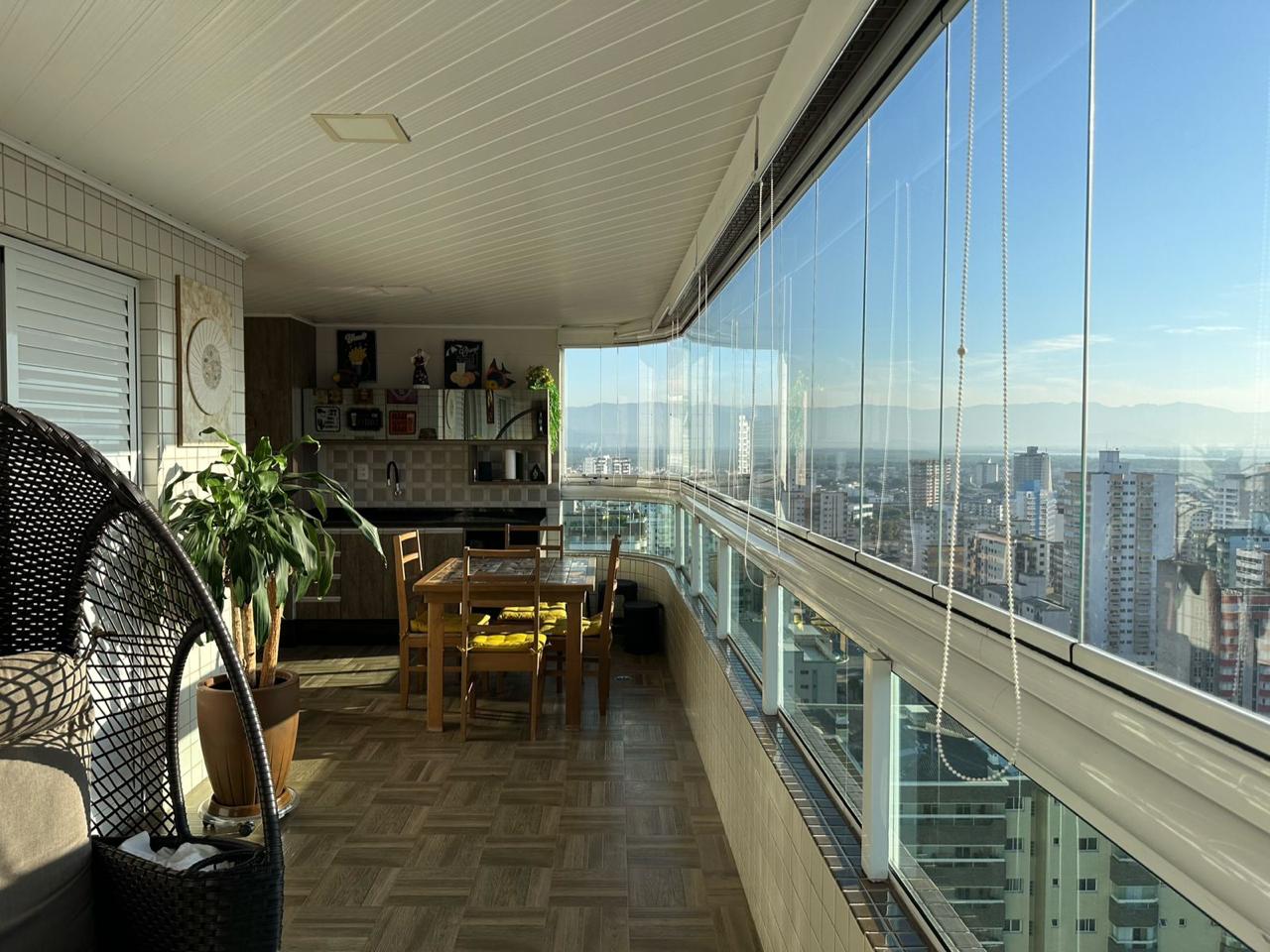 Imagem Apartamento com 4 Quartos à Venda, 232 m² em Guilhermina - Praia Grande