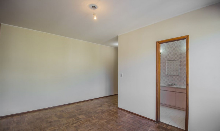 Imagem Casa com 3 Quartos à Venda, 246 m² em Jardim Lindóia - Porto Alegre