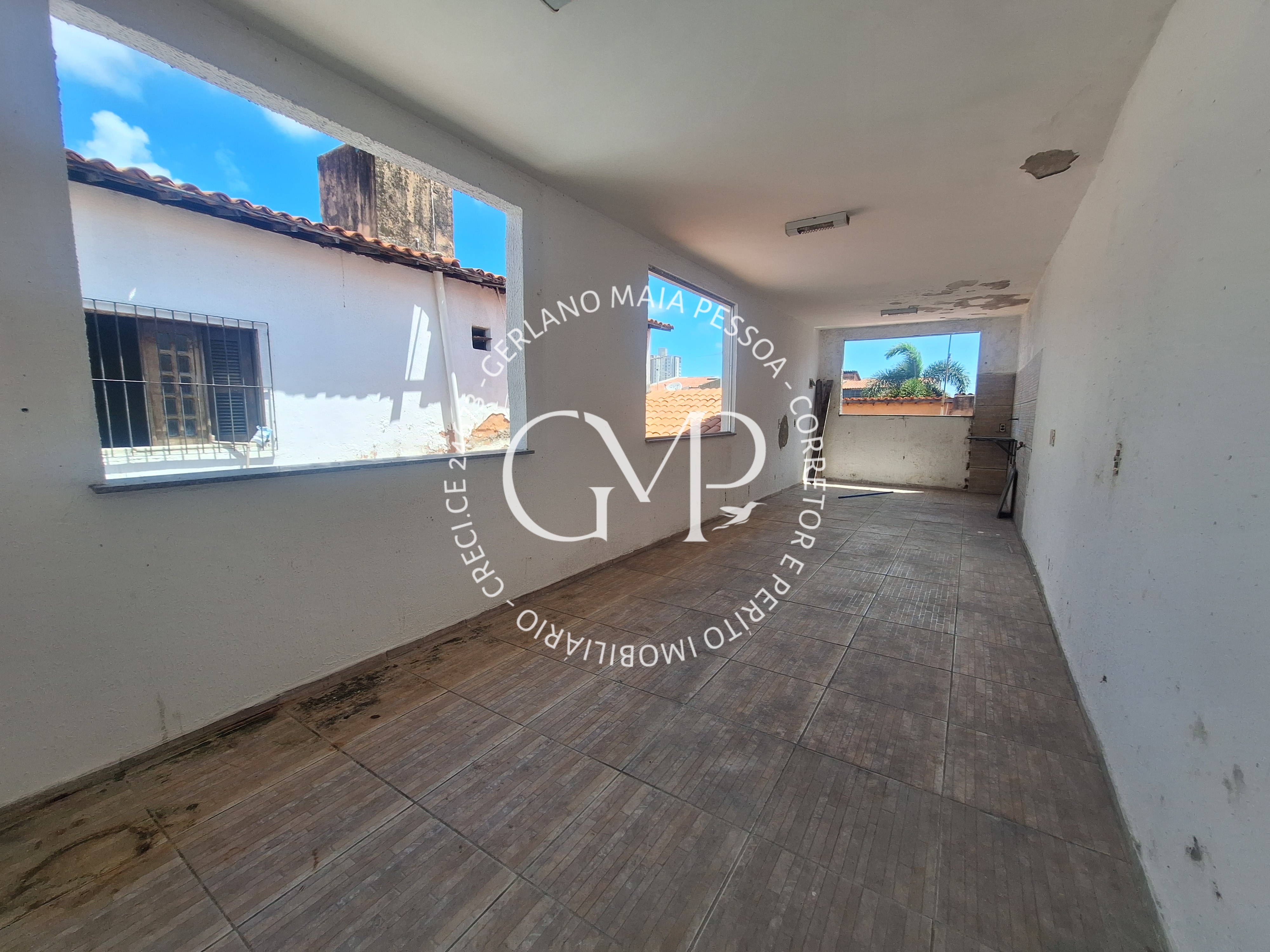 Imagem Casa com 5 Quartos à Venda, 360 m²em Monte Castelo - Fortaleza Imagem Casa com 5 Quartos à Venda, 360 m²em Monte Castelo - Fortaleza