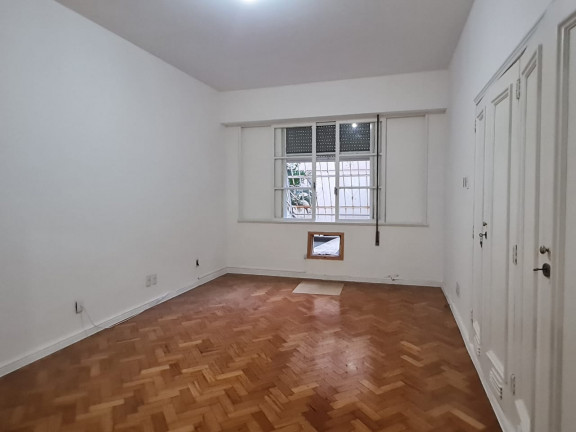 Imagem Apartamento com 3 Quartos à Venda, 220 m²em Copacabana - Rio de Janeiro Imagem Apartamento com 3 Quartos à Venda, 220 m²em Copacabana - Rio de Janeiro