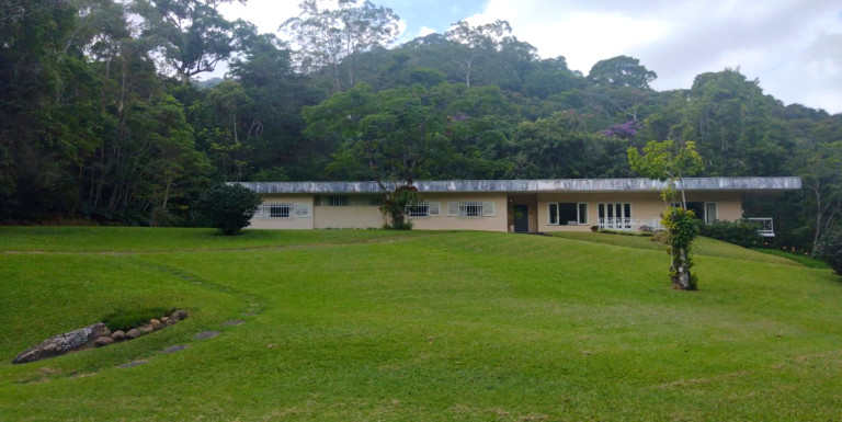 Imagem Casa com 6 Quartos à Venda, 300 m² em Bingen - Petrópolis Imagem Casa com 6 Quartos à Venda, 300 m² em Bingen - Petrópolis
