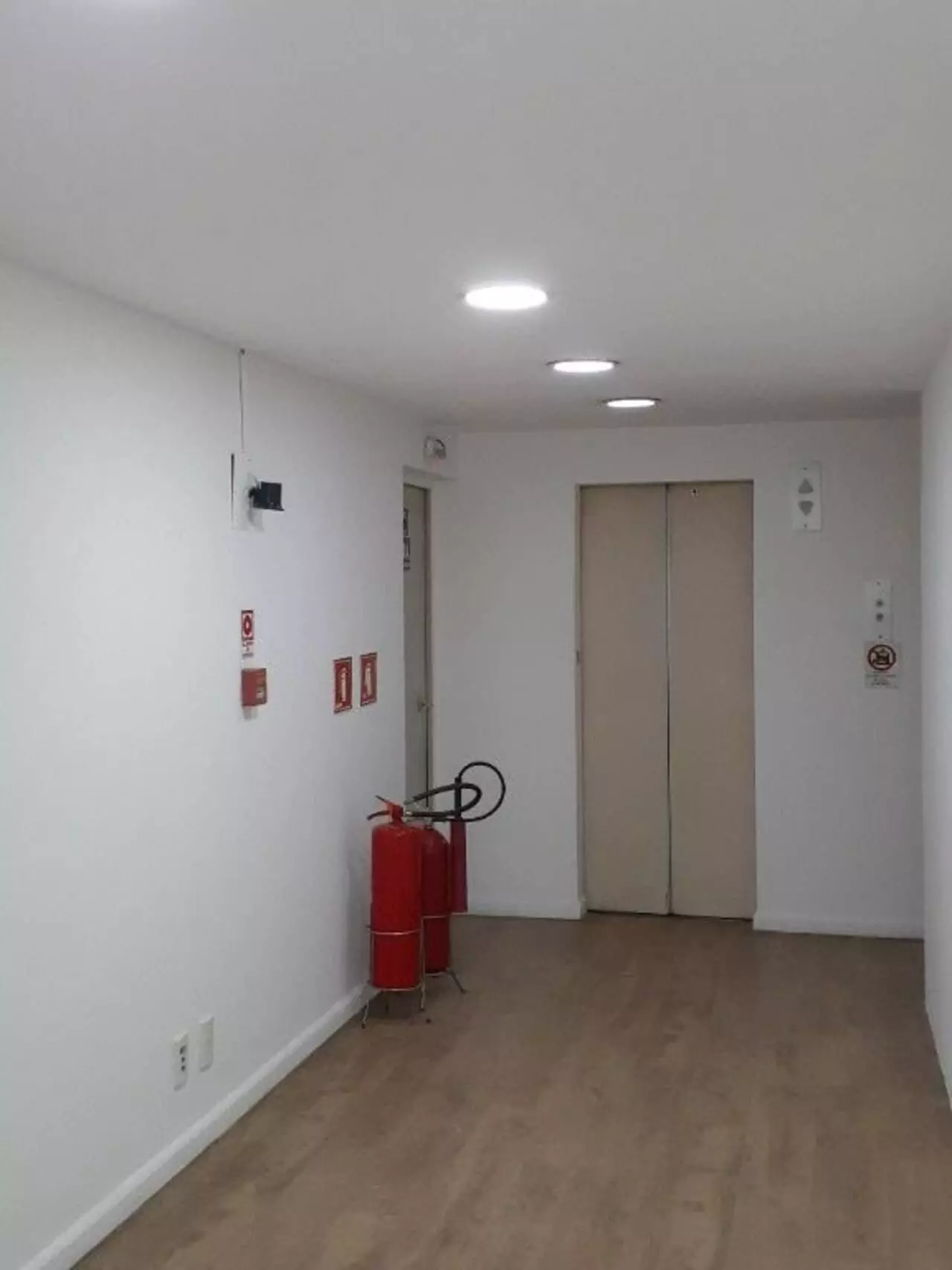 Imagem Sala Comercial à Venda ou Locação, 204 m²em Cidade Monções - São Paulo Imagem Sala Comercial à Venda ou Locação, 204 m²em Cidade Monções - São Paulo