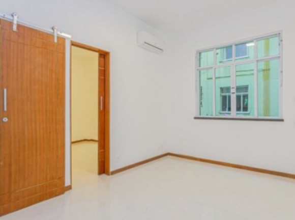 Imagem Apartamento com 1 Quarto à Venda, 31 m² em Copacabana - Rio de Janeiro