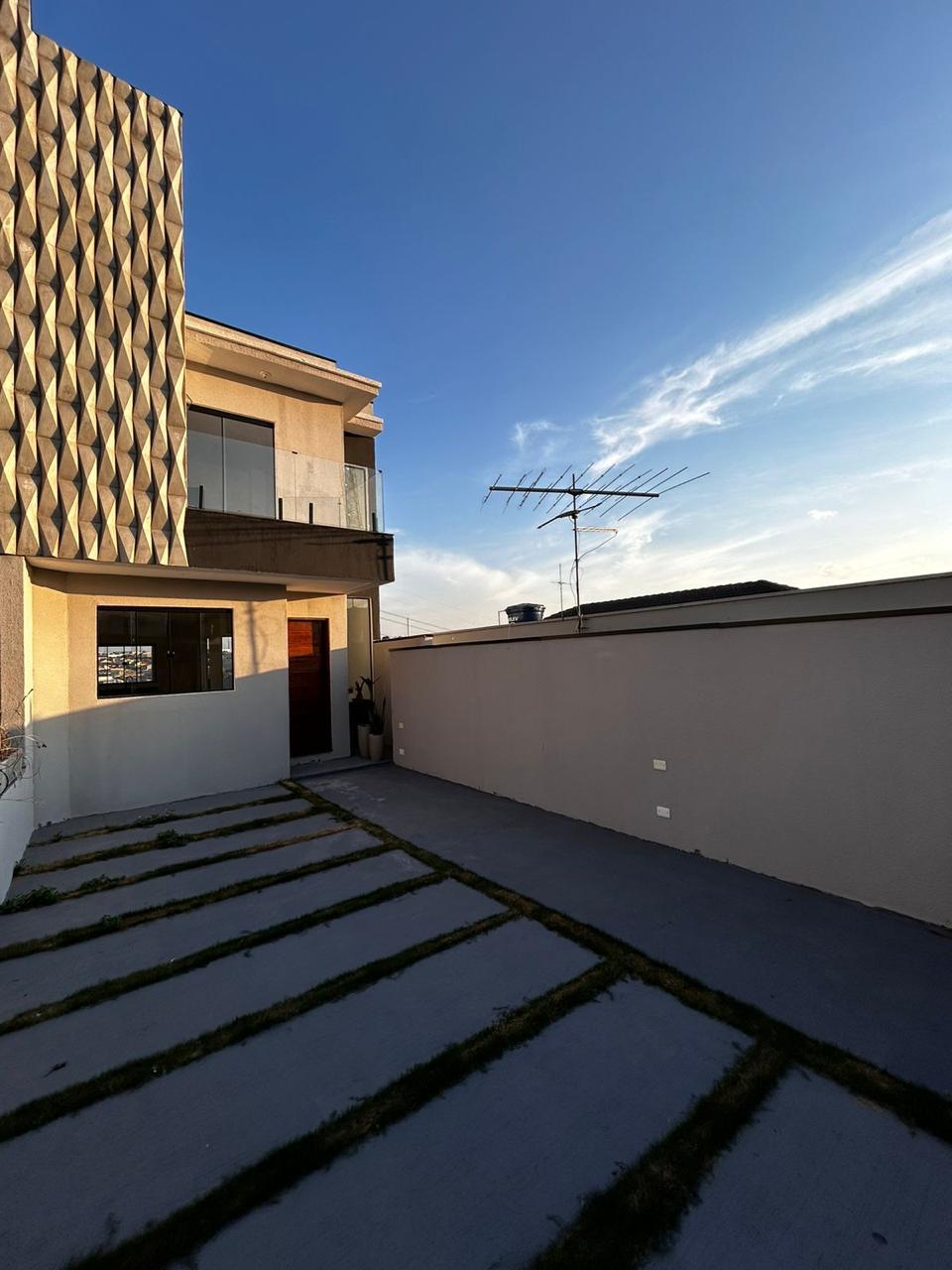 Imagem Sobrado com 3 Quartos à Venda, 90 m²em Vila Lavínia - Mogi das Cruzes