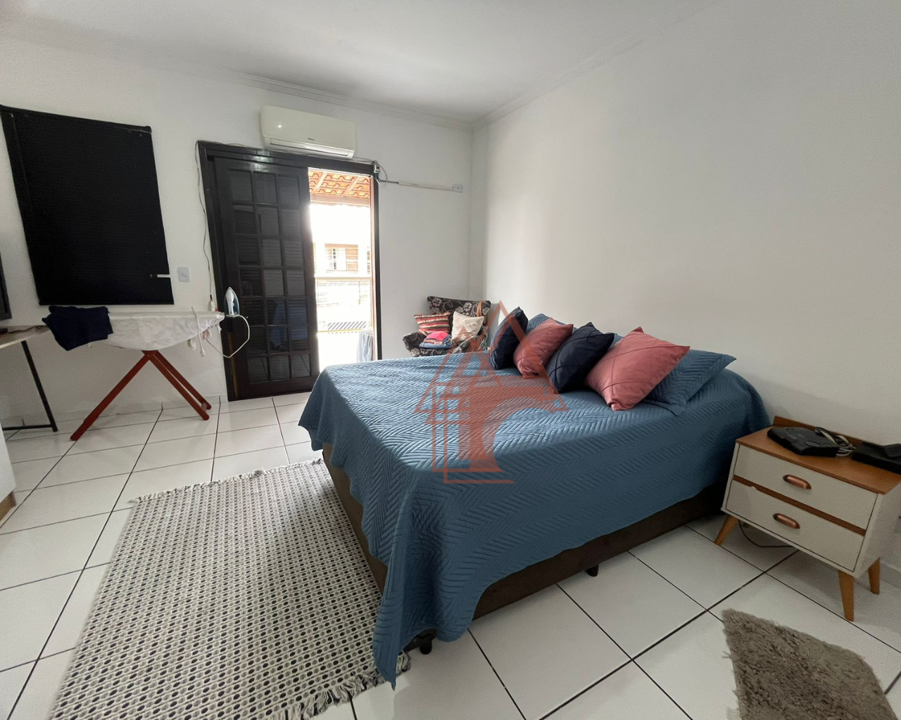 Imagem Sobrado com 2 Quartos à Venda, 256 m² em Vila São Benedito - Cubatão