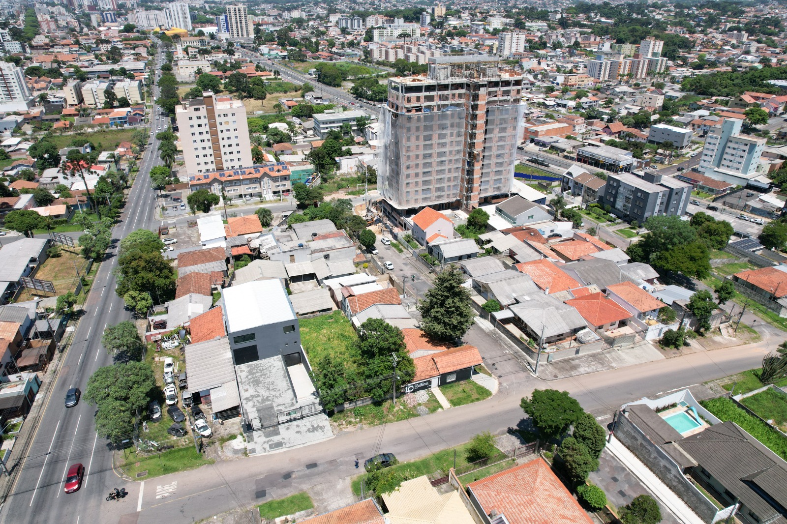 Imagem Terreno à Venda, 384 m² em Tingui - Curitiba Imagem Terreno à Venda, 384 m² em Tingui - Curitiba