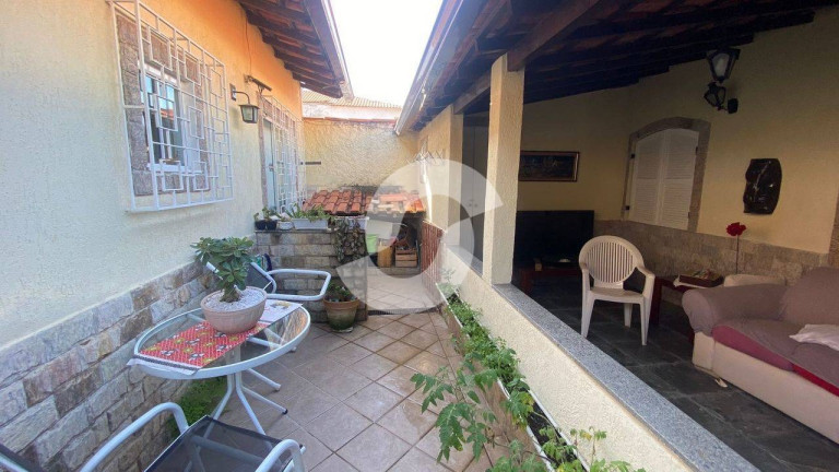 Imagem Casa com 2 Quartos à Venda, 250 m² em Serra Grande - Niterói Imagem Casa com 2 Quartos à Venda, 250 m² em Serra Grande - Niterói