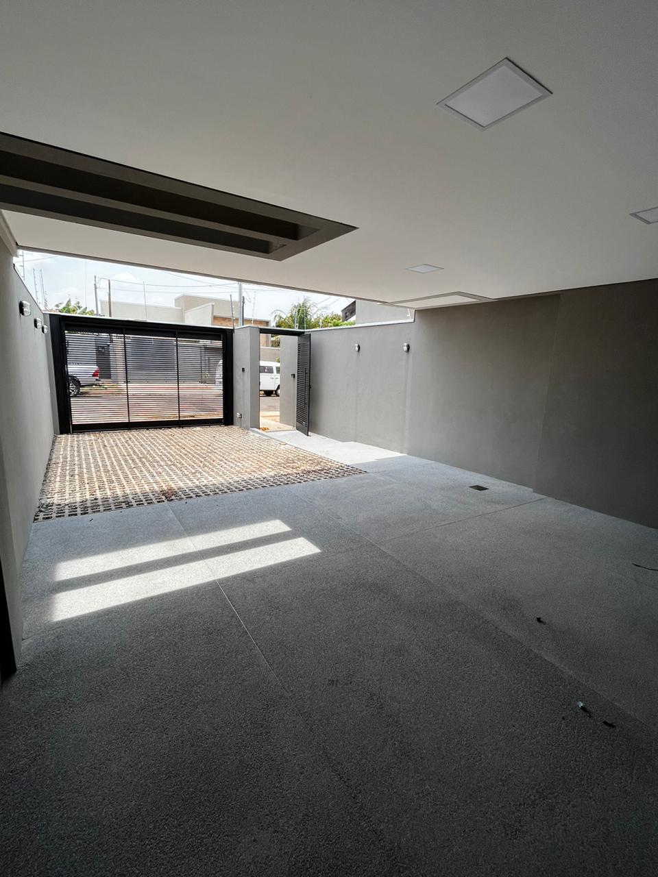 Sobrado com 3 Quartos à Venda, 163 m²em Carandá Bosque - Campo Grande