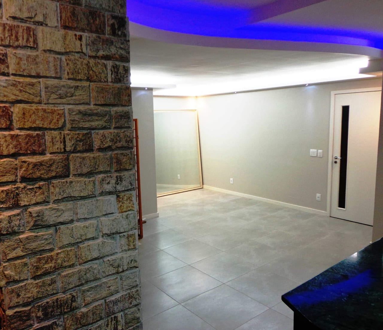 Imagem Apartamento com 2 Quartos à Venda, 90 m²em Charitas - Niterói