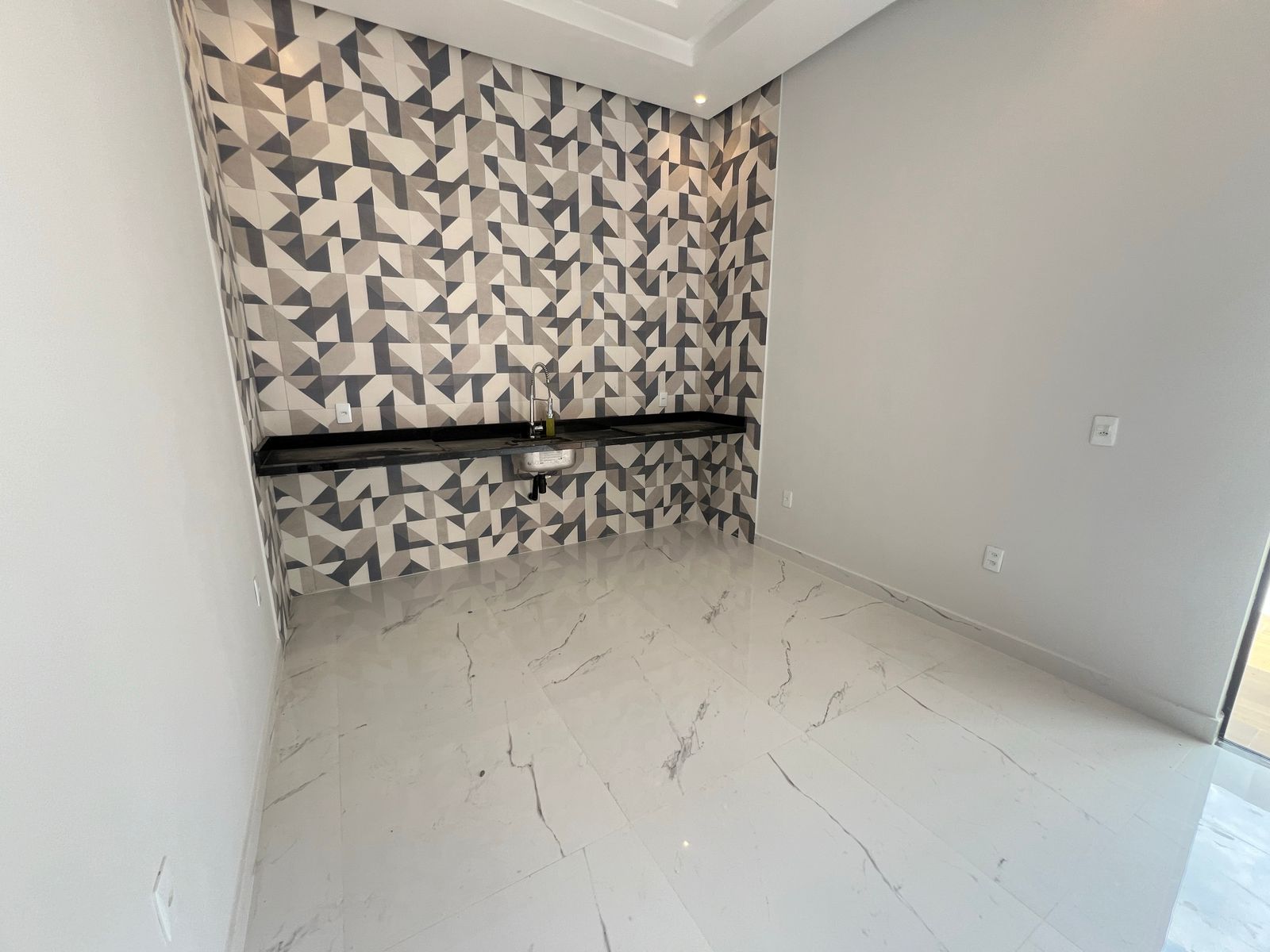 Imagem Casa de Condomínio com 4 Quartos à Venda, 368 m²em Ponta Negra - Manaus
