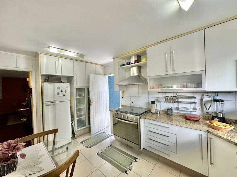 Imagem Casa com 4 Quartos à Venda, 228 m² em Jardim Jussara - São Paulo
