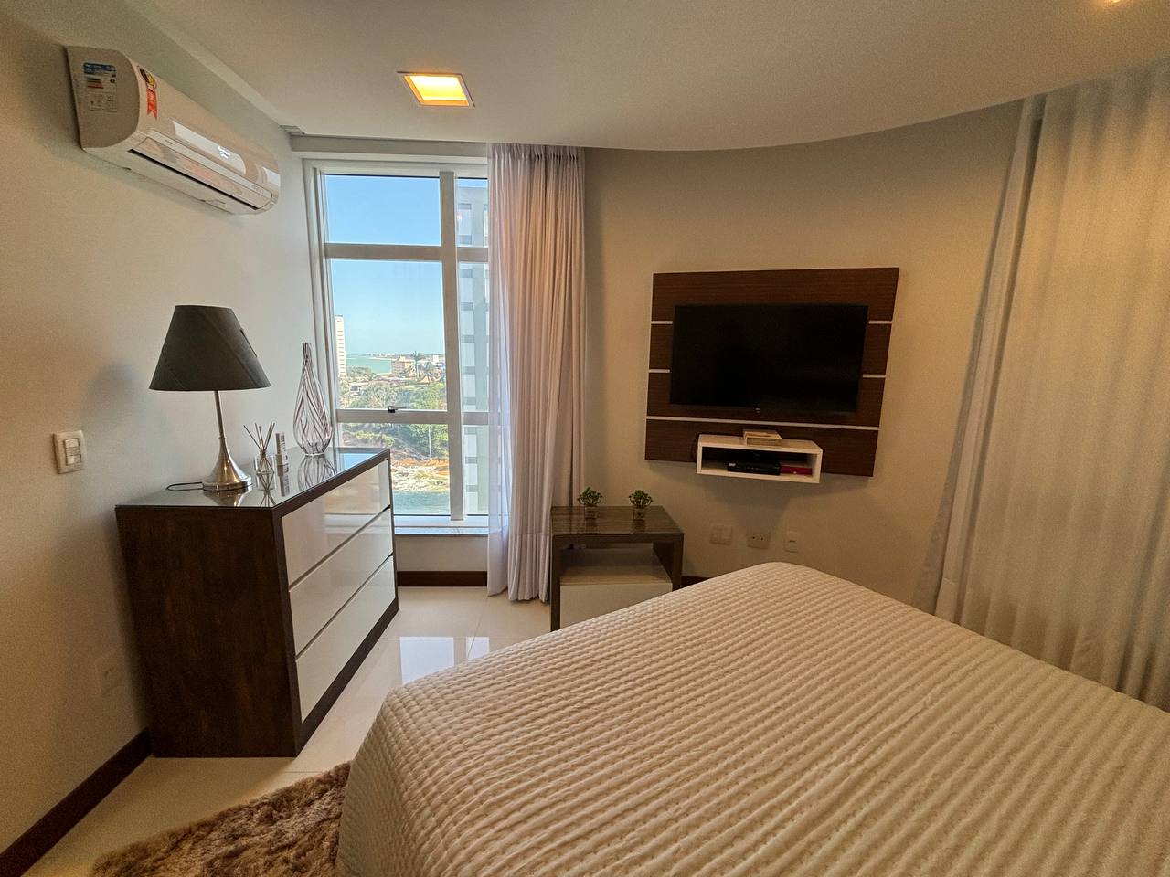 Imagem Apartamento com 4 Quartos à Venda, 211 m²em Centro - Guarapari