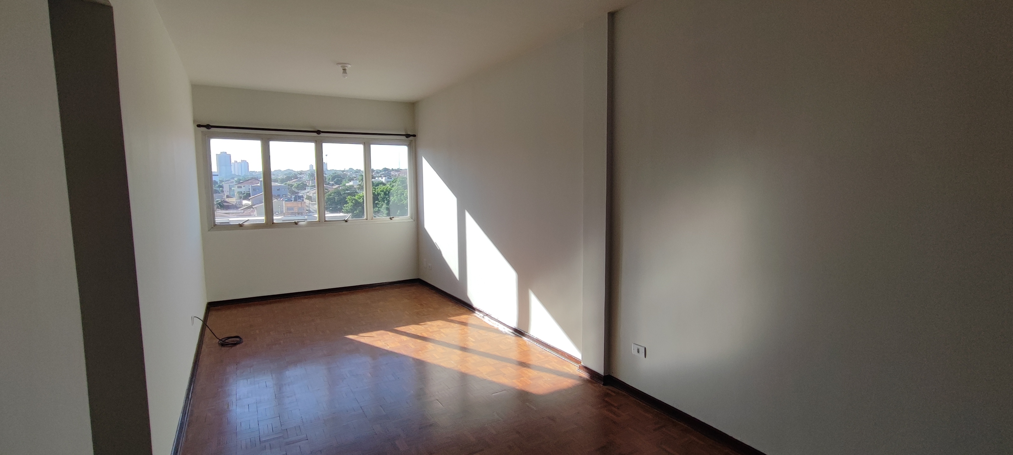Imagem Apartamento com 2 Quartos para Alugar, 78 m²em Centro - Campo Grande
