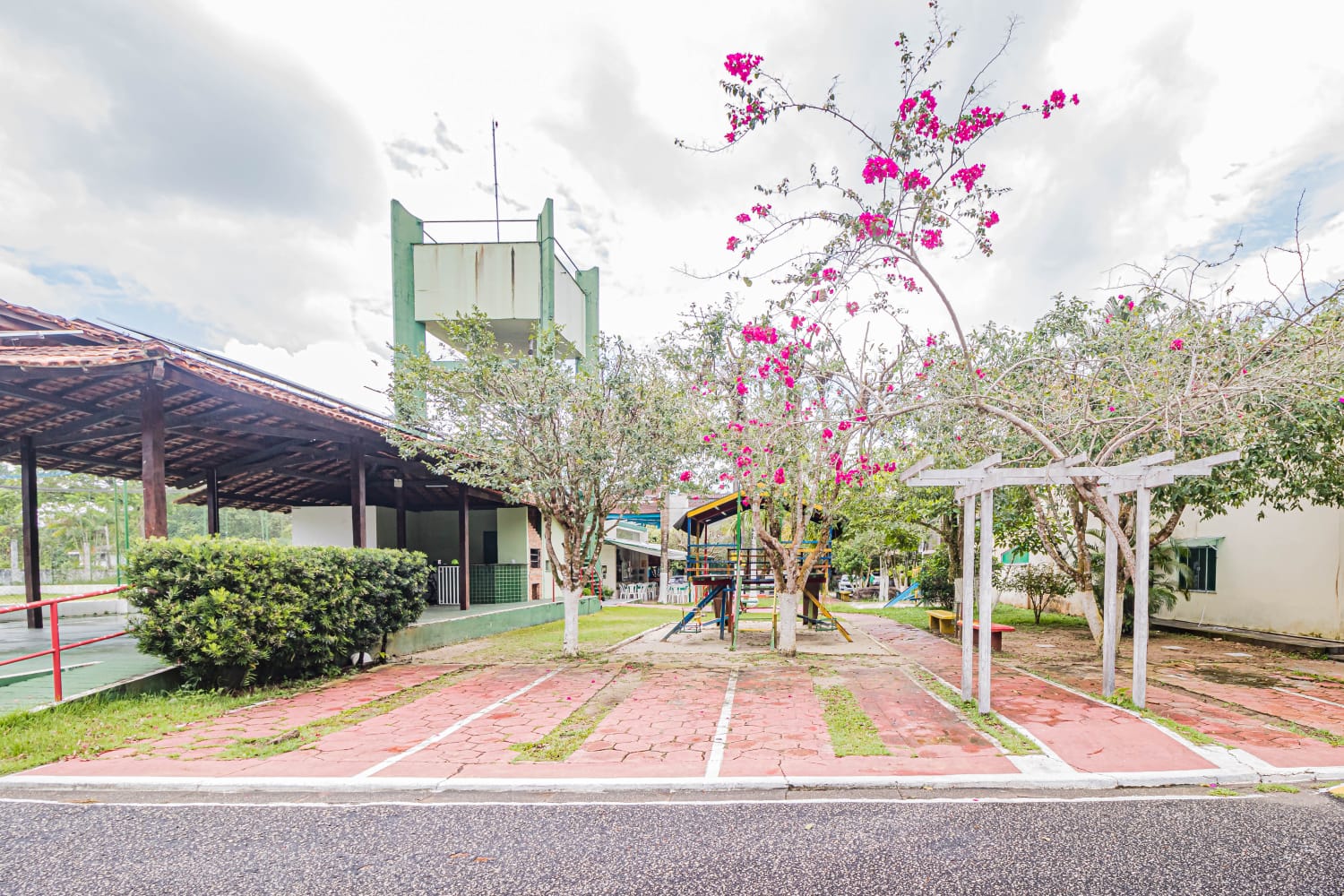 Imagem Casa de Condomínio com 7 Quartos à Venda, 650 m²em Curió-Utinga - Belém