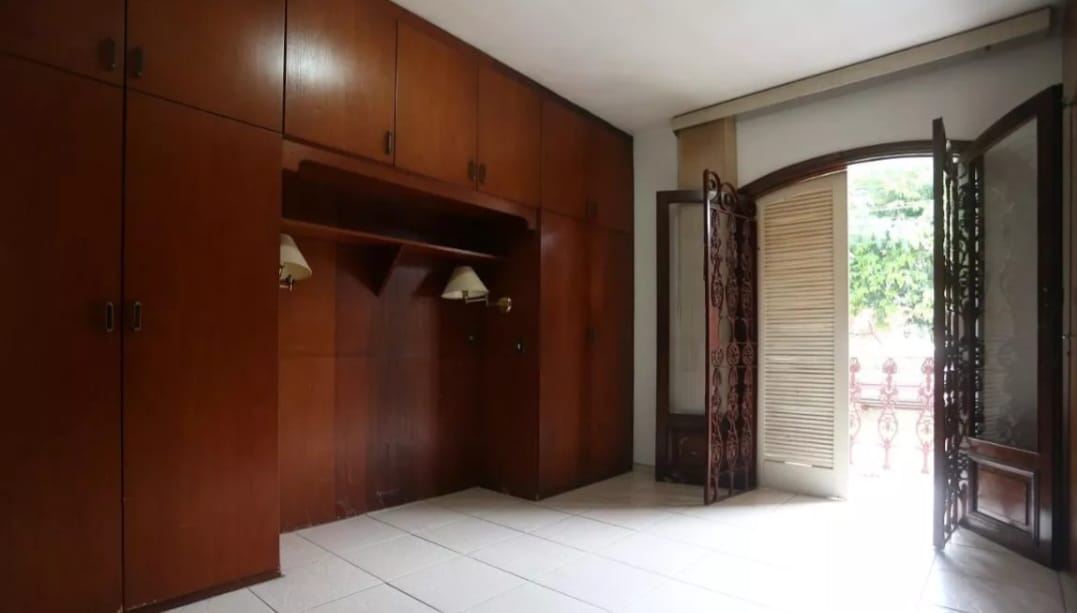 Imagem Sobrado com 4 Quartos à Venda, 322 m² em Cidade São Francisco - São Paulo