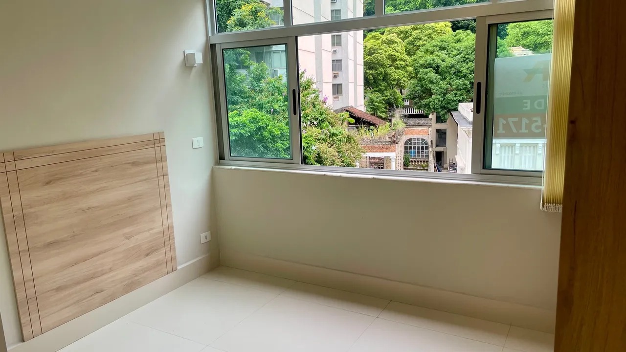 Imagem Apartamento com 3 Quartos à Venda, 114 m²em Laranjeiras - Rio de Janeiro