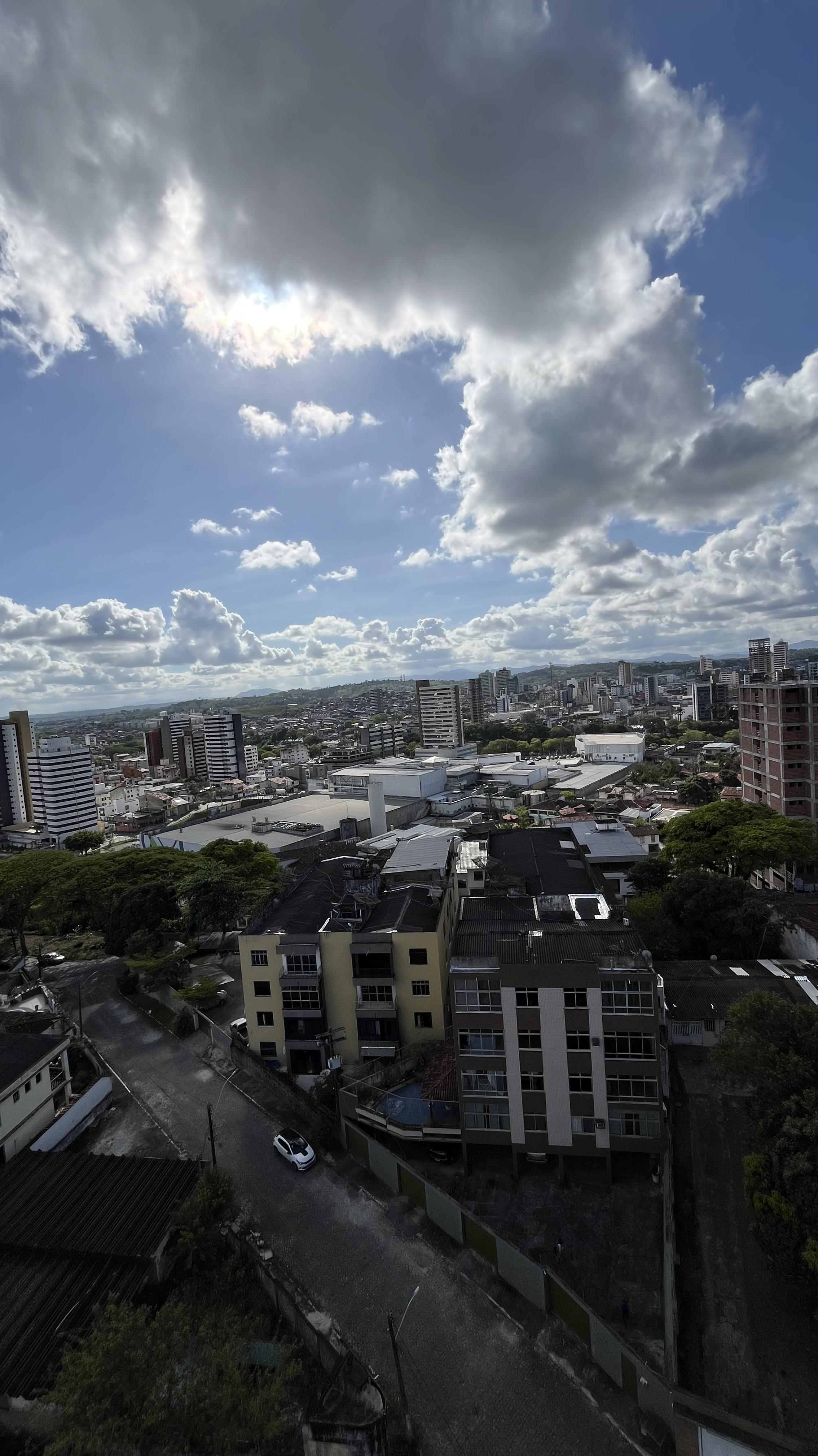 Imagem Apartamento com 3 Quartos para Alugar, 110 m²em Góes Calmon - Itabuna