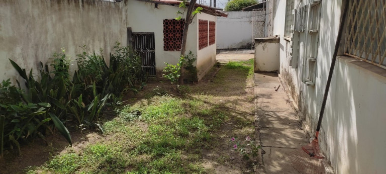 Imagem Casa com 4 Quartos à Venda, 150 m² em Cidade dos Funcionários - Fortaleza
