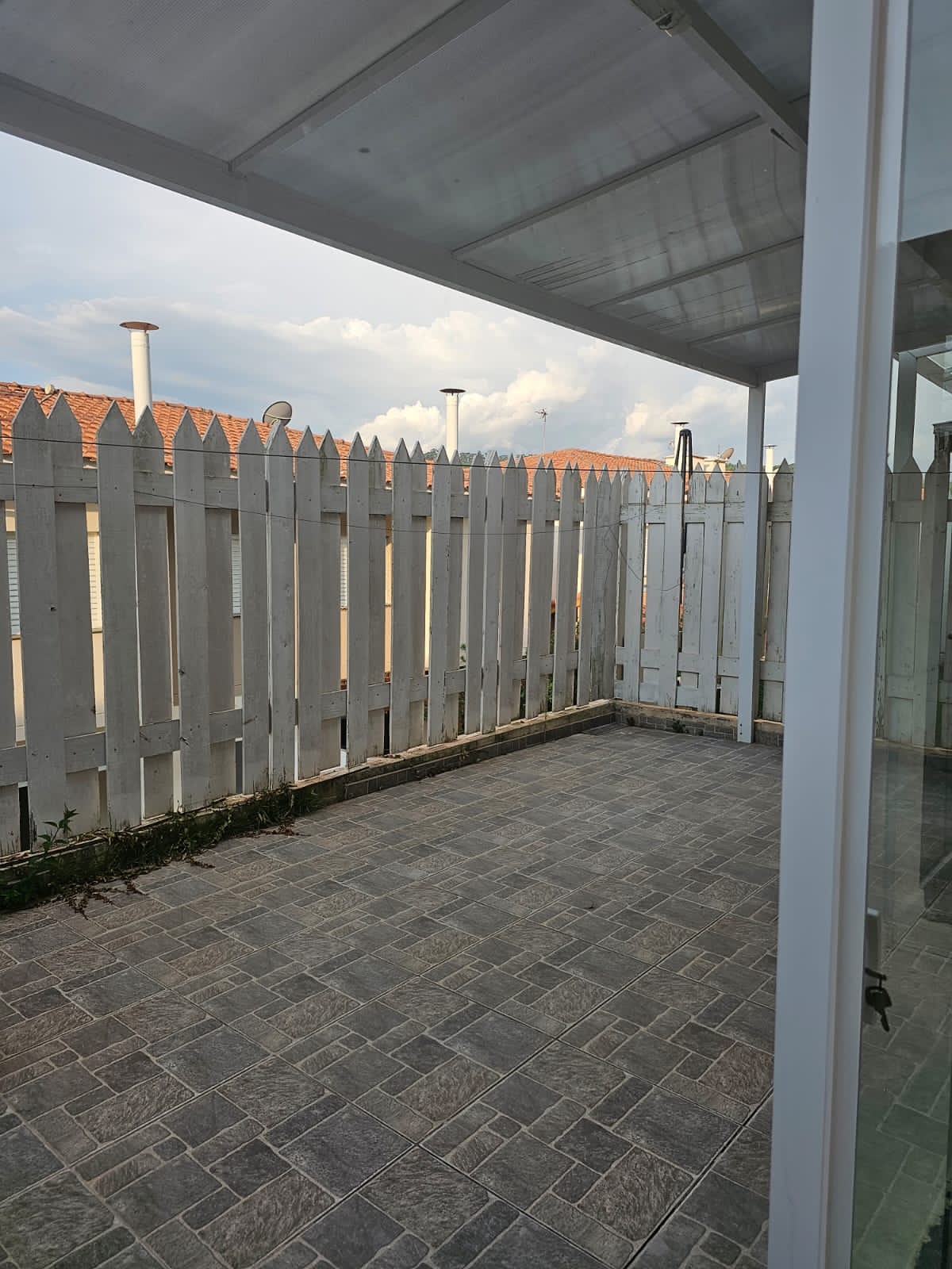 Imagem Sobrado com 3 Quartos para Alugar, 82 m²em Taboão - São Roque
