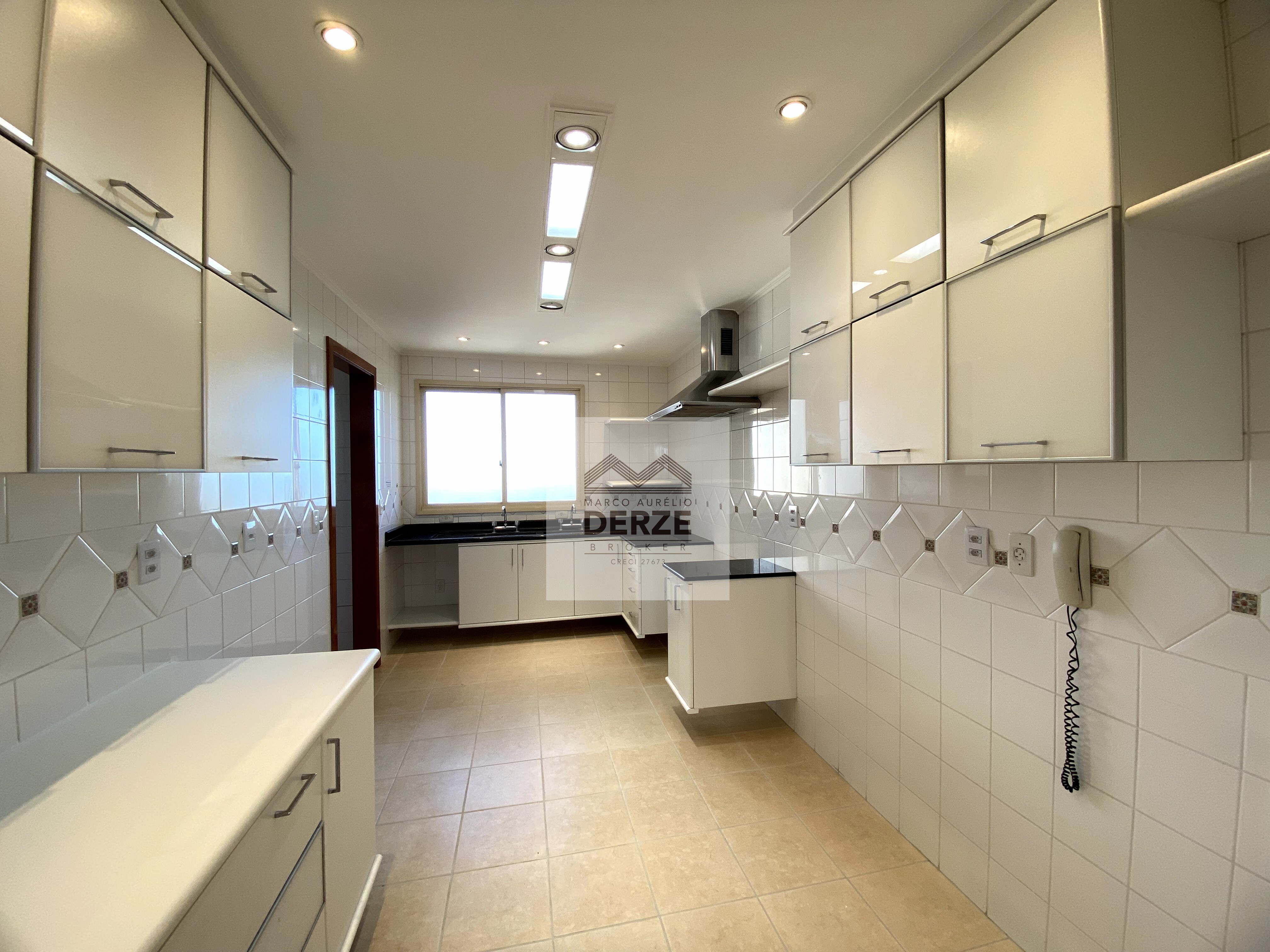 Imagem Apartamento com 4 Quartos à Venda, 165 m²em Fundinho - Uberlândia