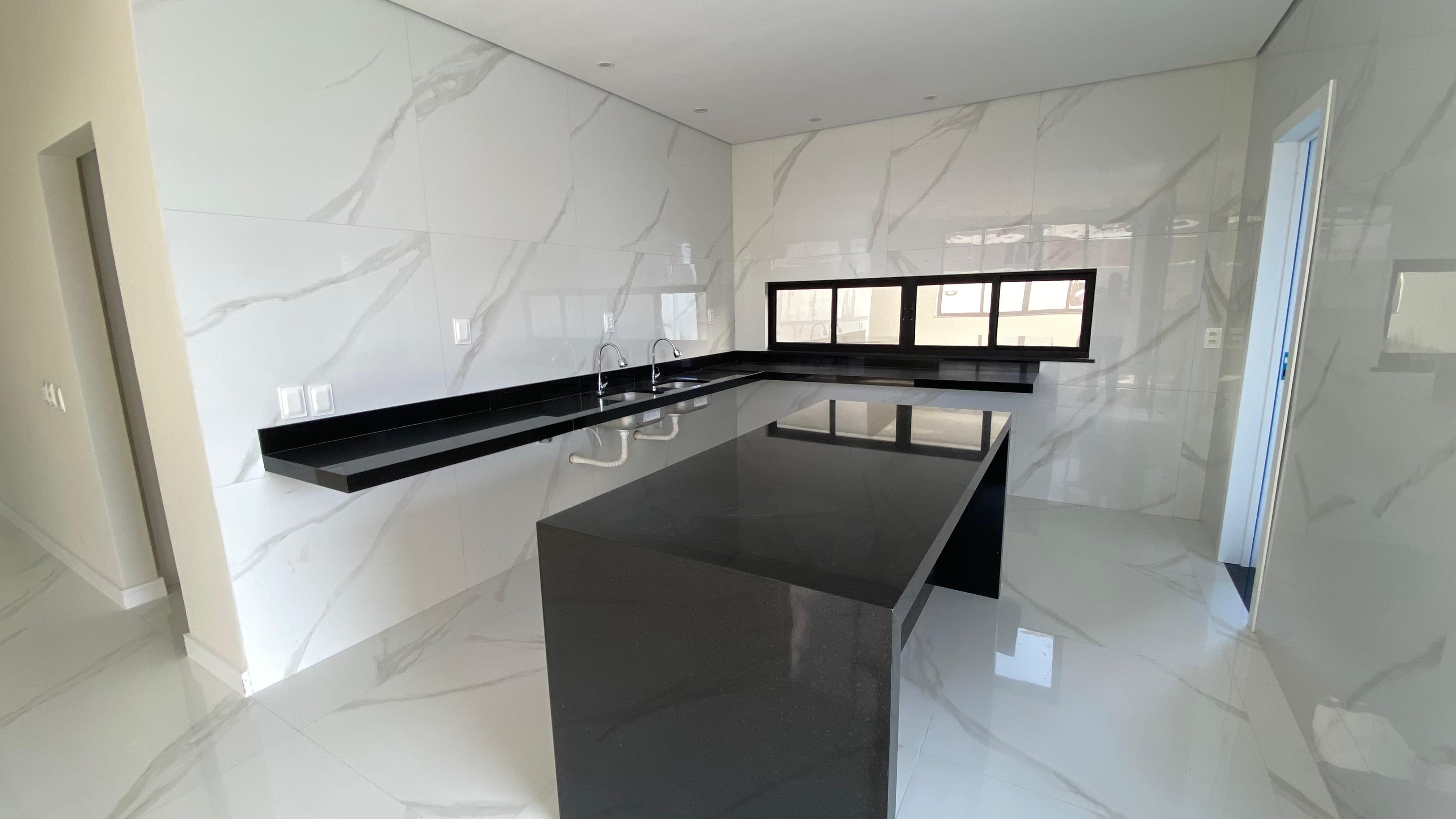 Imagem Casa de Condomínio com 4 Quartos à Venda, 241 m² em Cidade Alpha - Eusébio Imagem Casa de Condomínio com 4 Quartos à Venda, 241 m² em Cidade Alpha - Eusébio