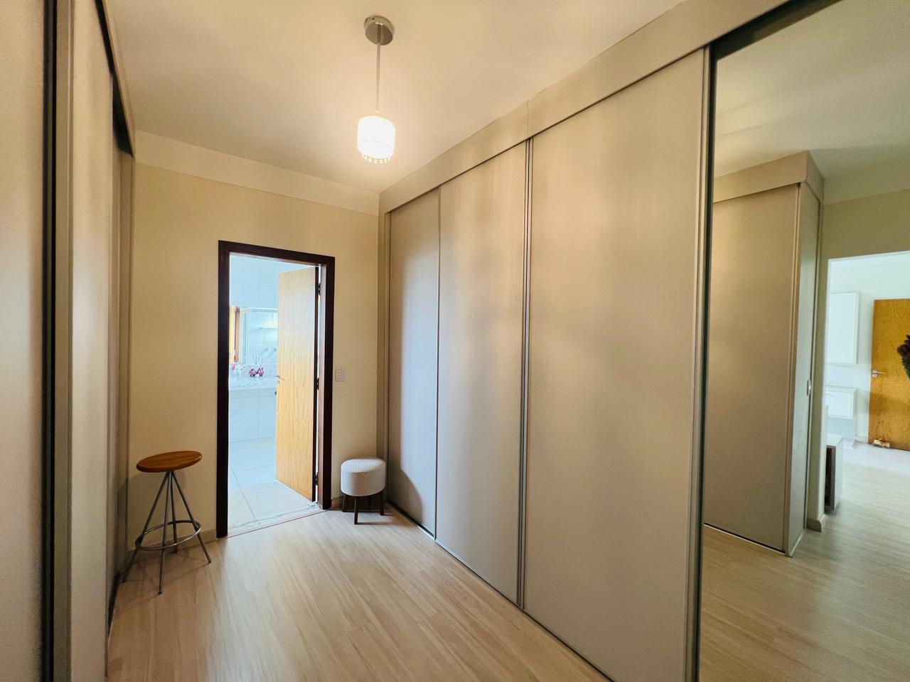 Imagem Casa de Condomínio com 4 Quartos à Venda, 278 m²em Swiss Park - Campinas