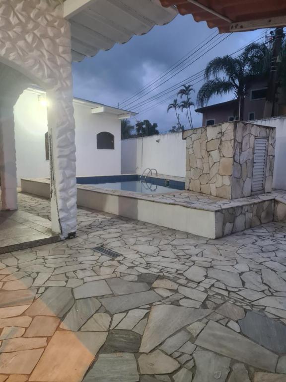 Imagem Casa com 4 Quartos para Temporada, 300 m²em Jardim Virgínia - Guarujá Imagem Casa com 4 Quartos para Temporada, 300 m²em Jardim Virgínia - Guarujá