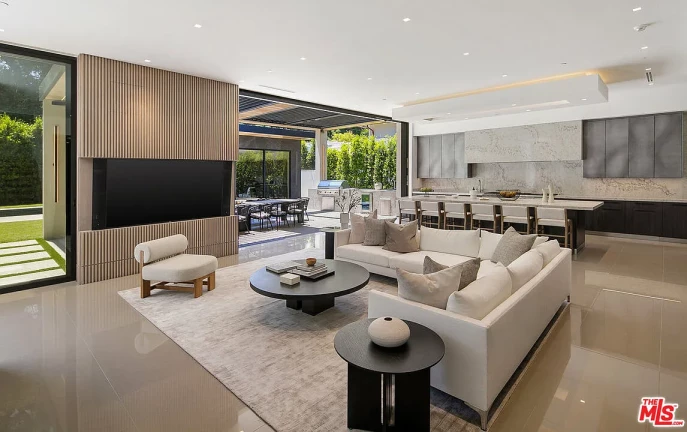 Imagem Casa de Condomínio com 7 Quartos à Venda, 982 m²em Alphaville Residencial Um - Barueri