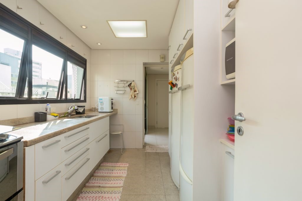 Imagem Apartamento com 4 Quartos à Venda, 235 m²em Aclimação - São Paulo