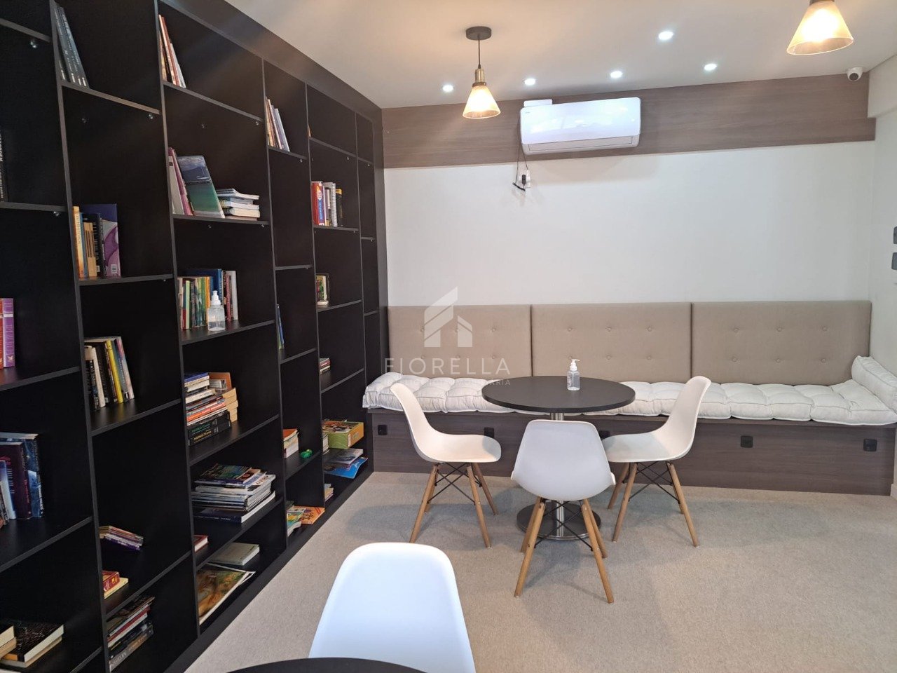 Imagem Apartamento com 2 Quartos à Venda, 63 m²em Centro - São José Imagem Apartamento com 2 Quartos à Venda, 63 m²em Centro - São José