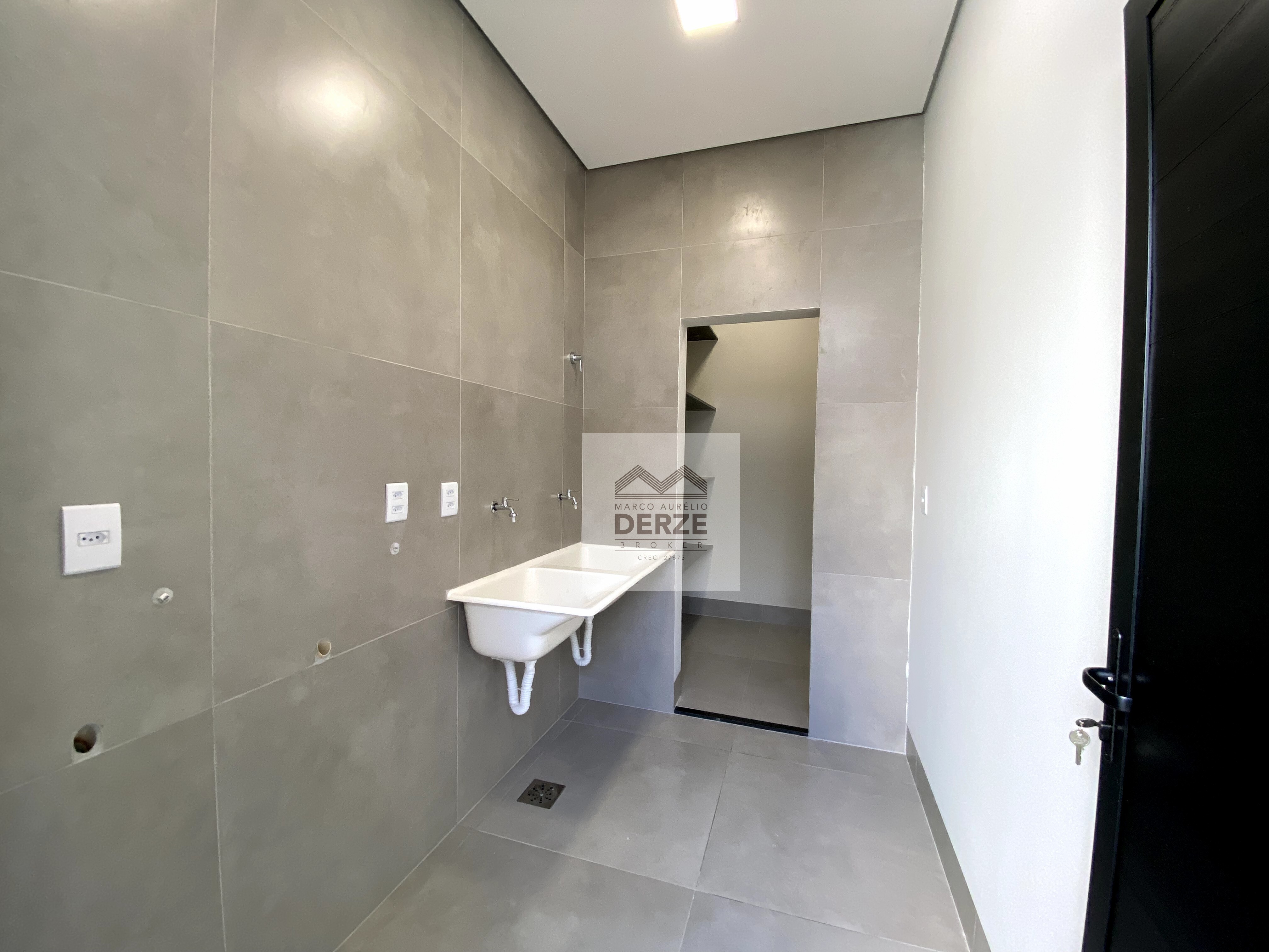 Imagem Casa com 3 Quartos à Venda, 210 m²em Vigilato Pereira - Uberlândia