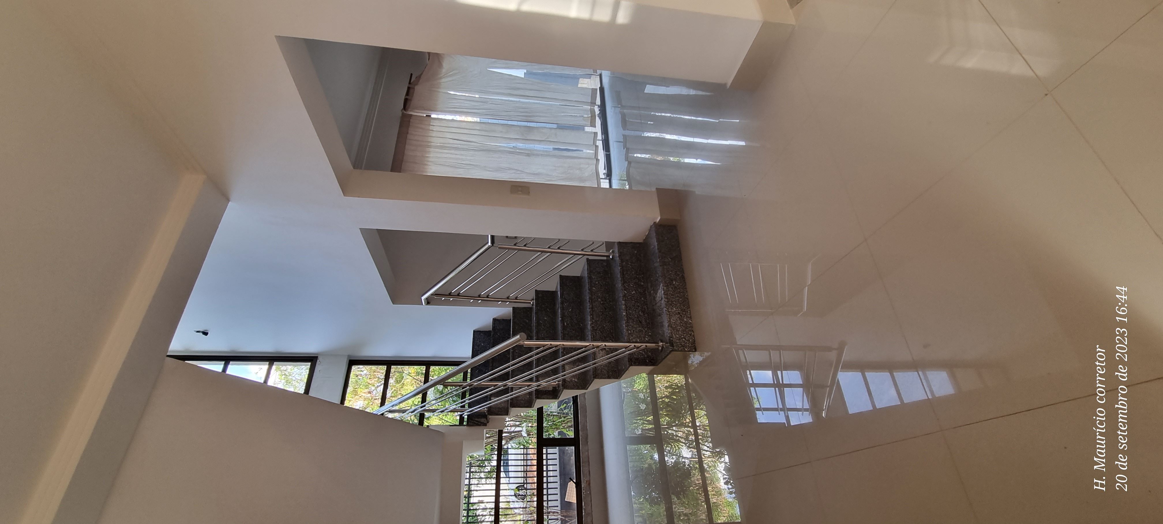 Imagem Sobrado com 4 Quartos à Venda, 377 m²em Setor Jaó - Goiânia